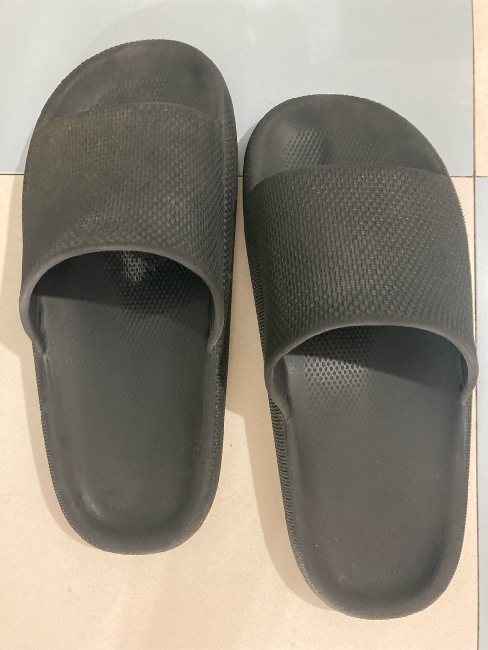SHEIN Men's Black Slip-On Slide Sandals